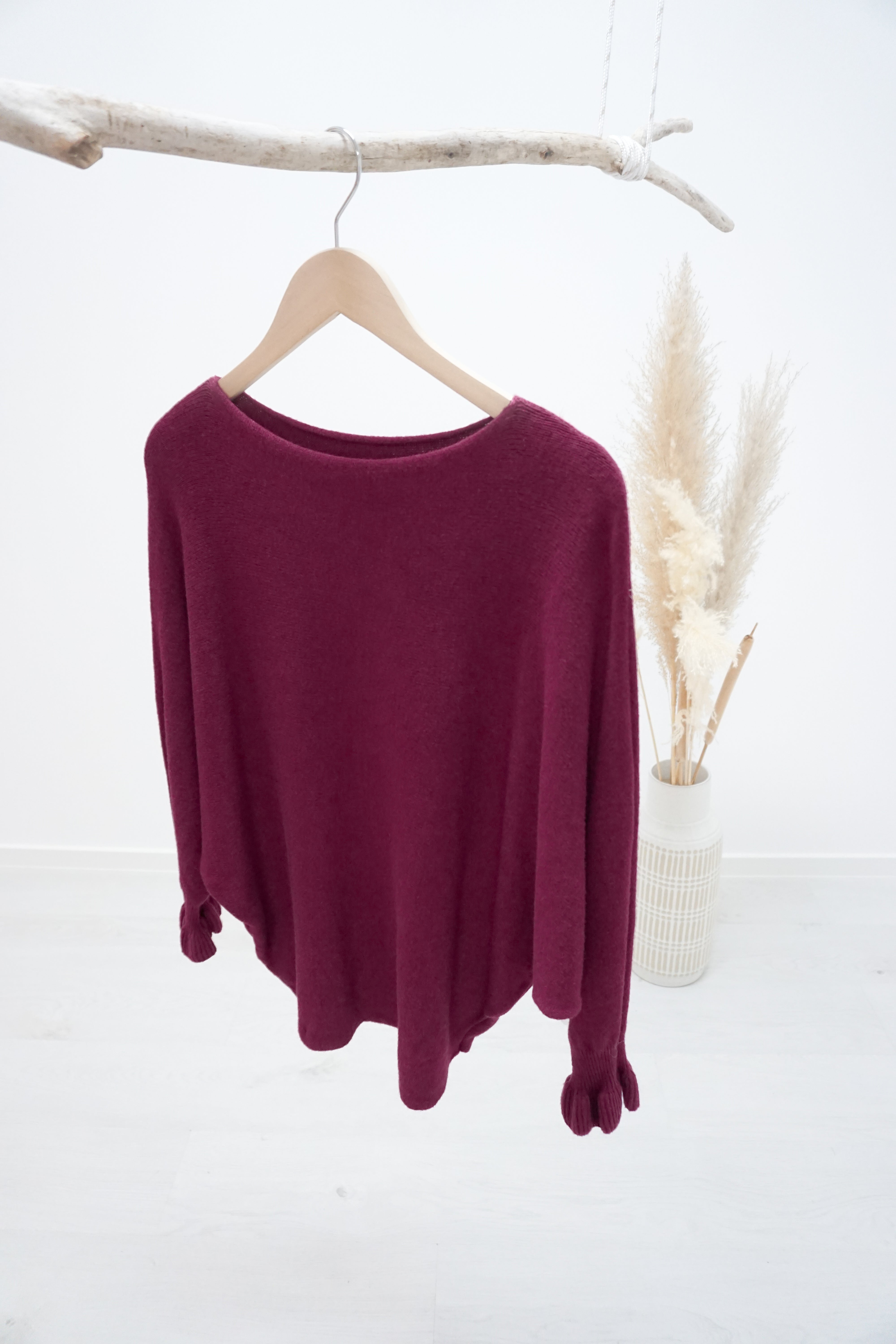 Feinstrickpulli mit Fledermausärmeln, beere