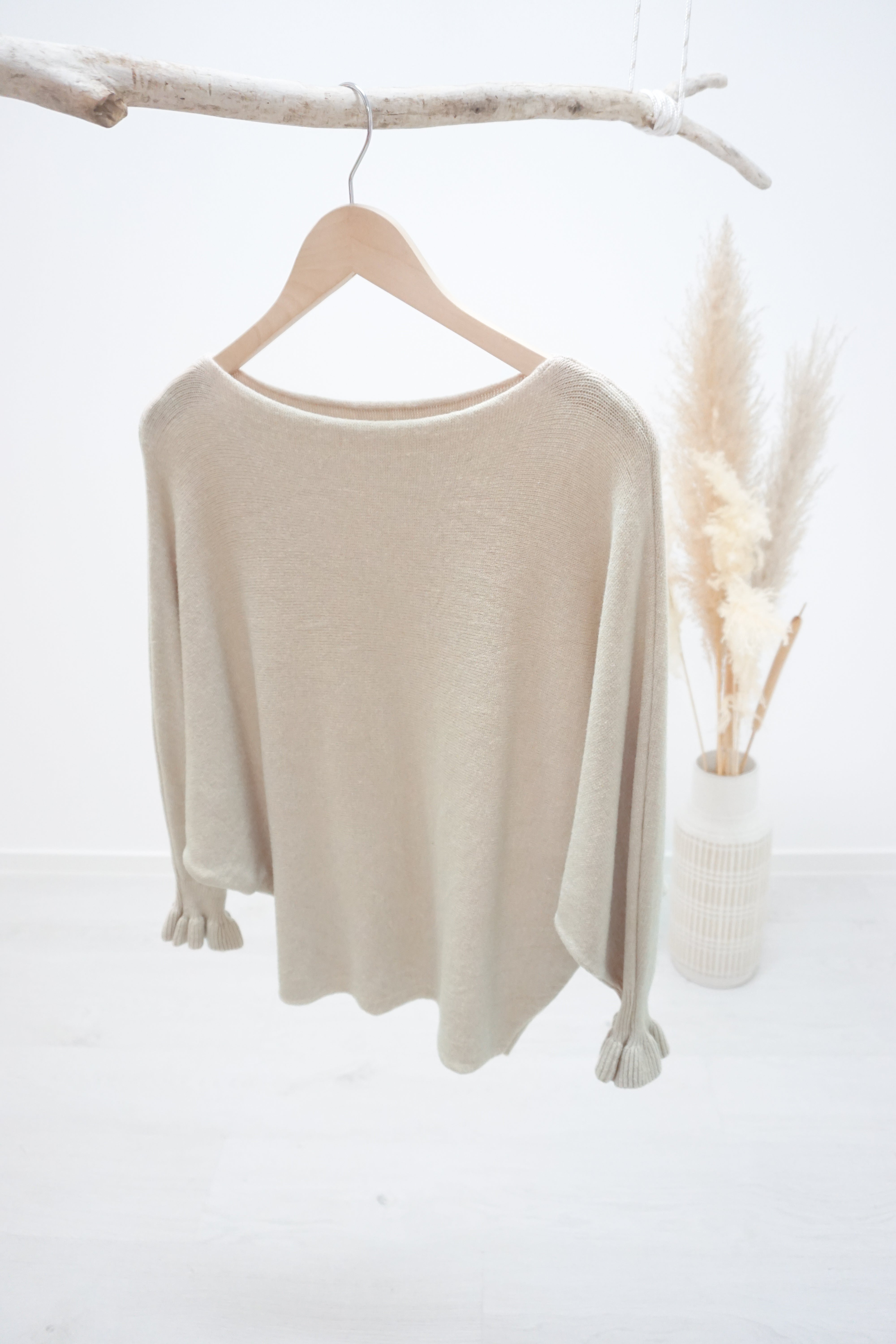 Feinstrickpulli mit Fledermausärmeln, beige