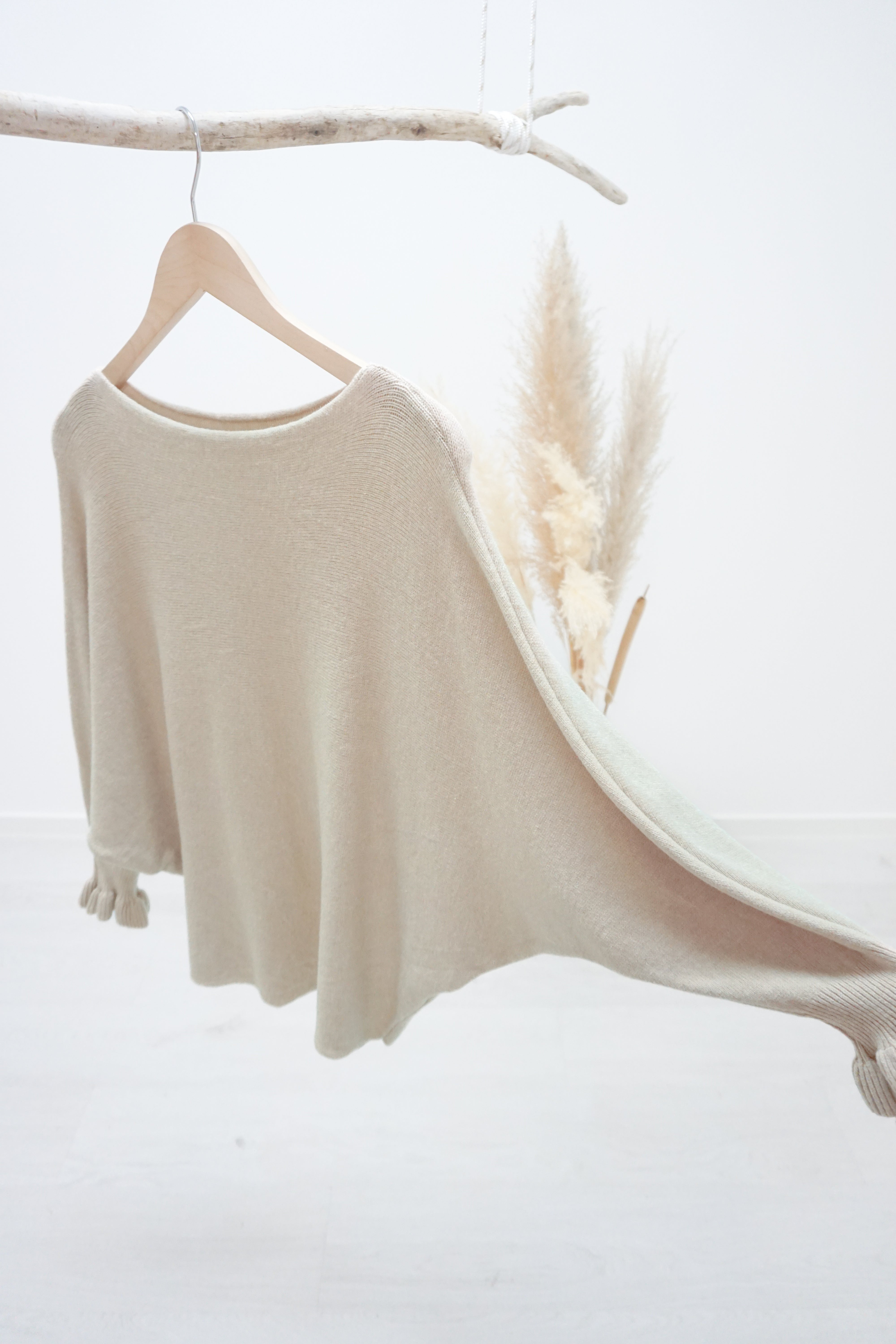 Feinstrickpulli mit Fledermausärmeln, beige