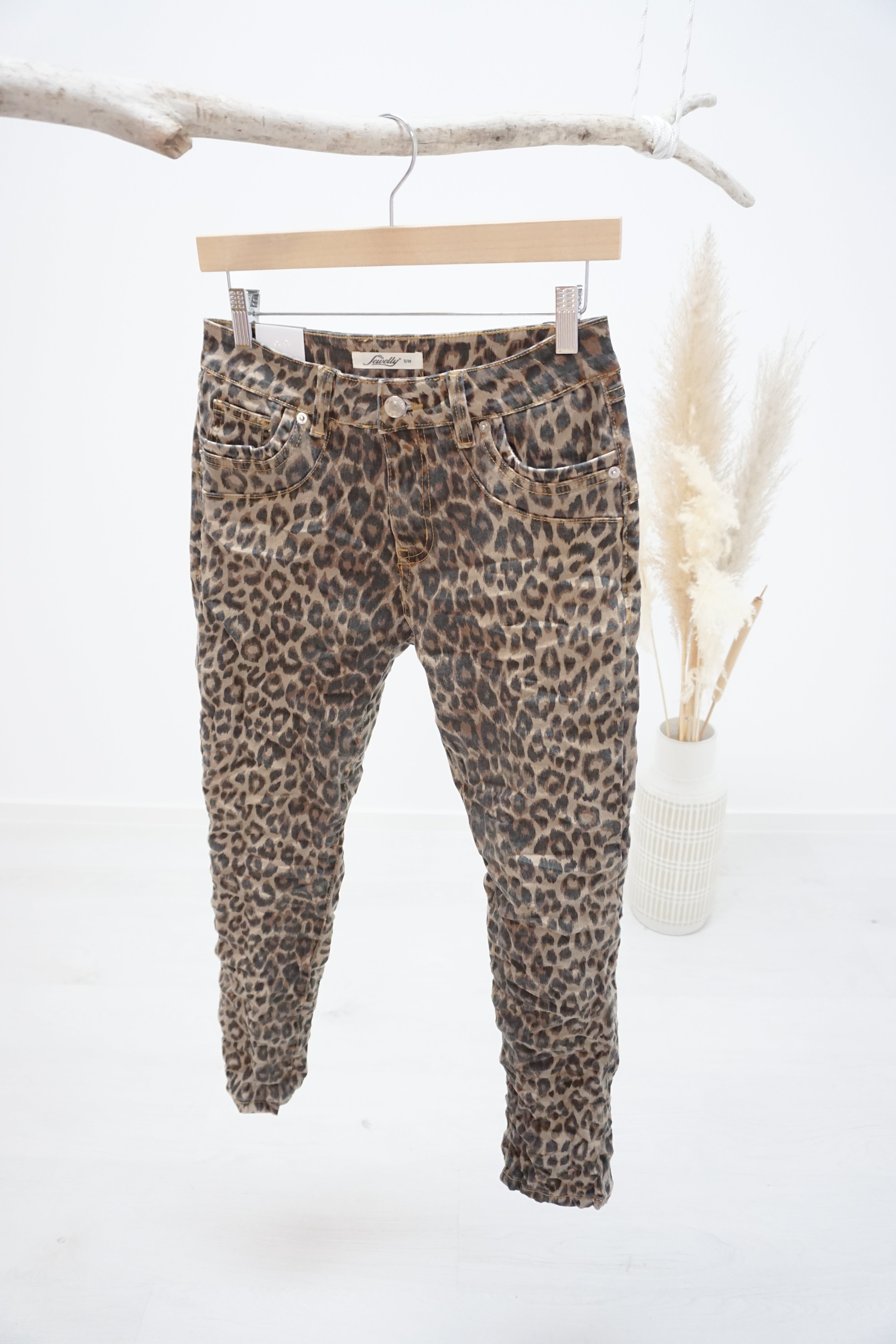 Jewelly Jeans in Leo/camel