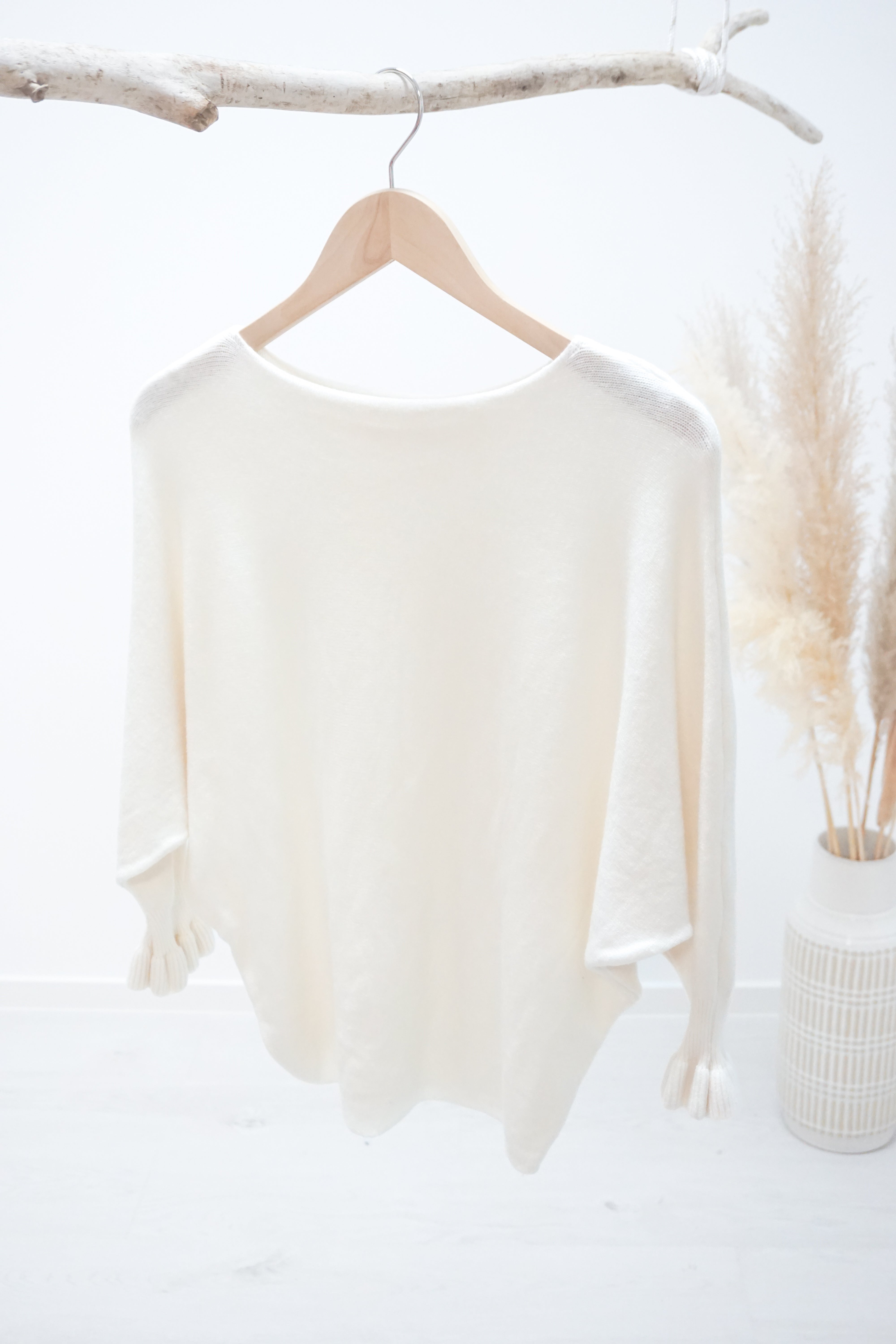 Feinstrickpulli mit Fledermausärmeln, off white