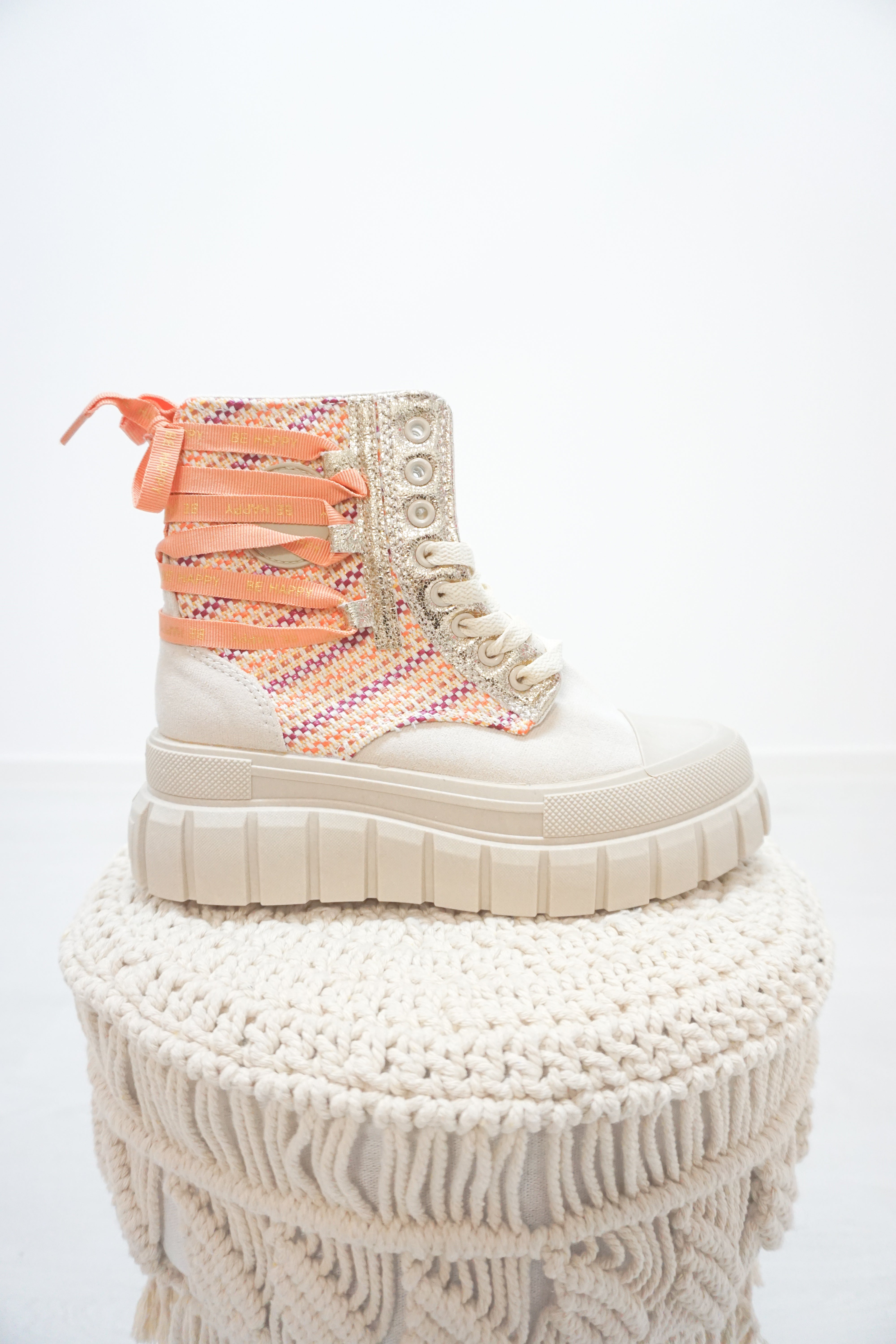 Hoher Sneaker "BE HAPPY" beige/bunt