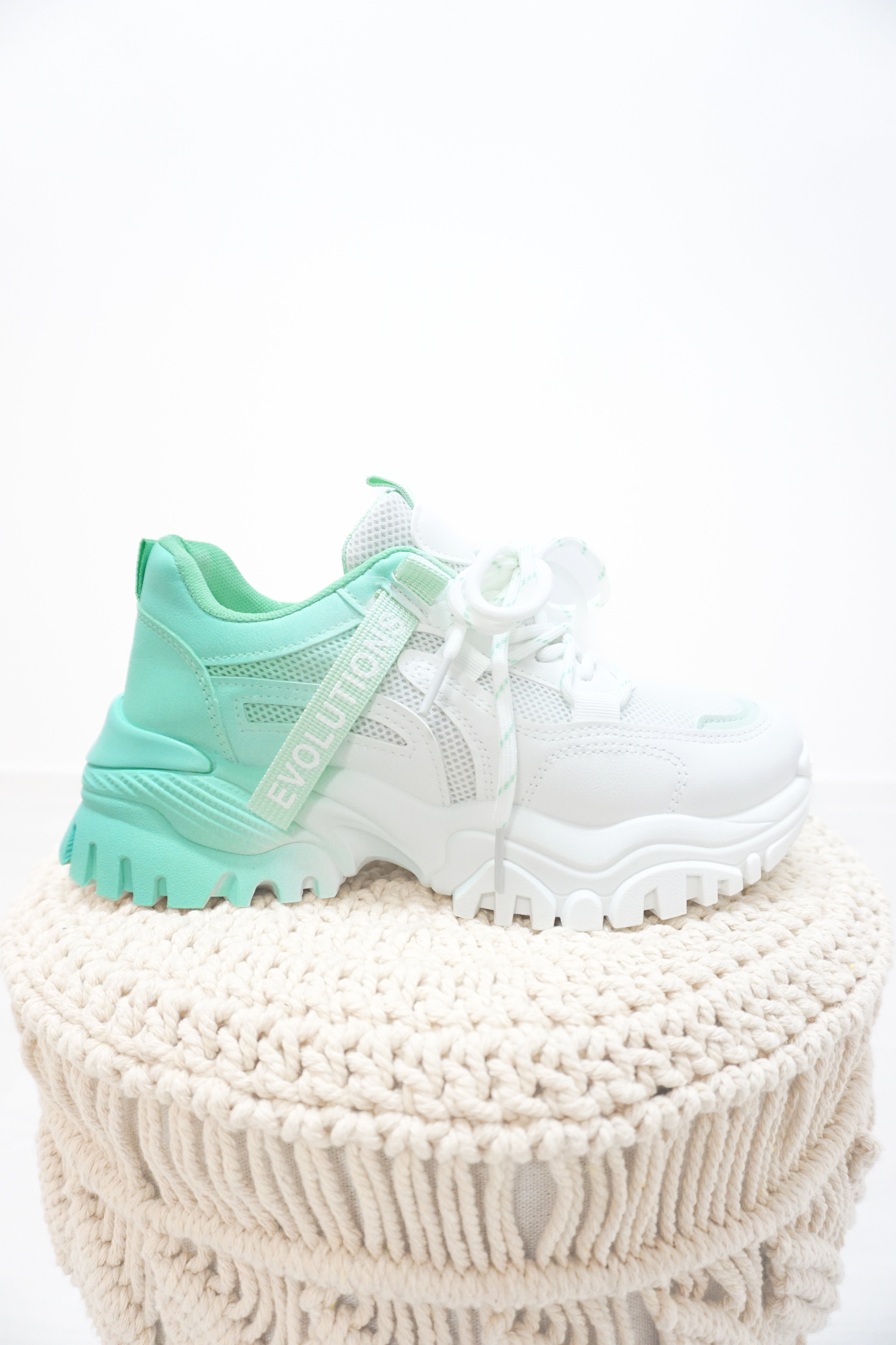 Sneaker "Evolutions" mint