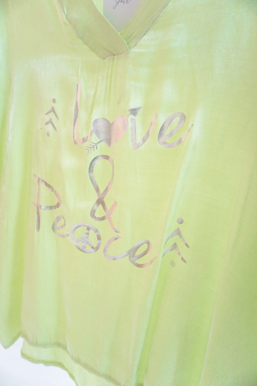 Satin T-Shirt "Peace" 18954 apfelgrün